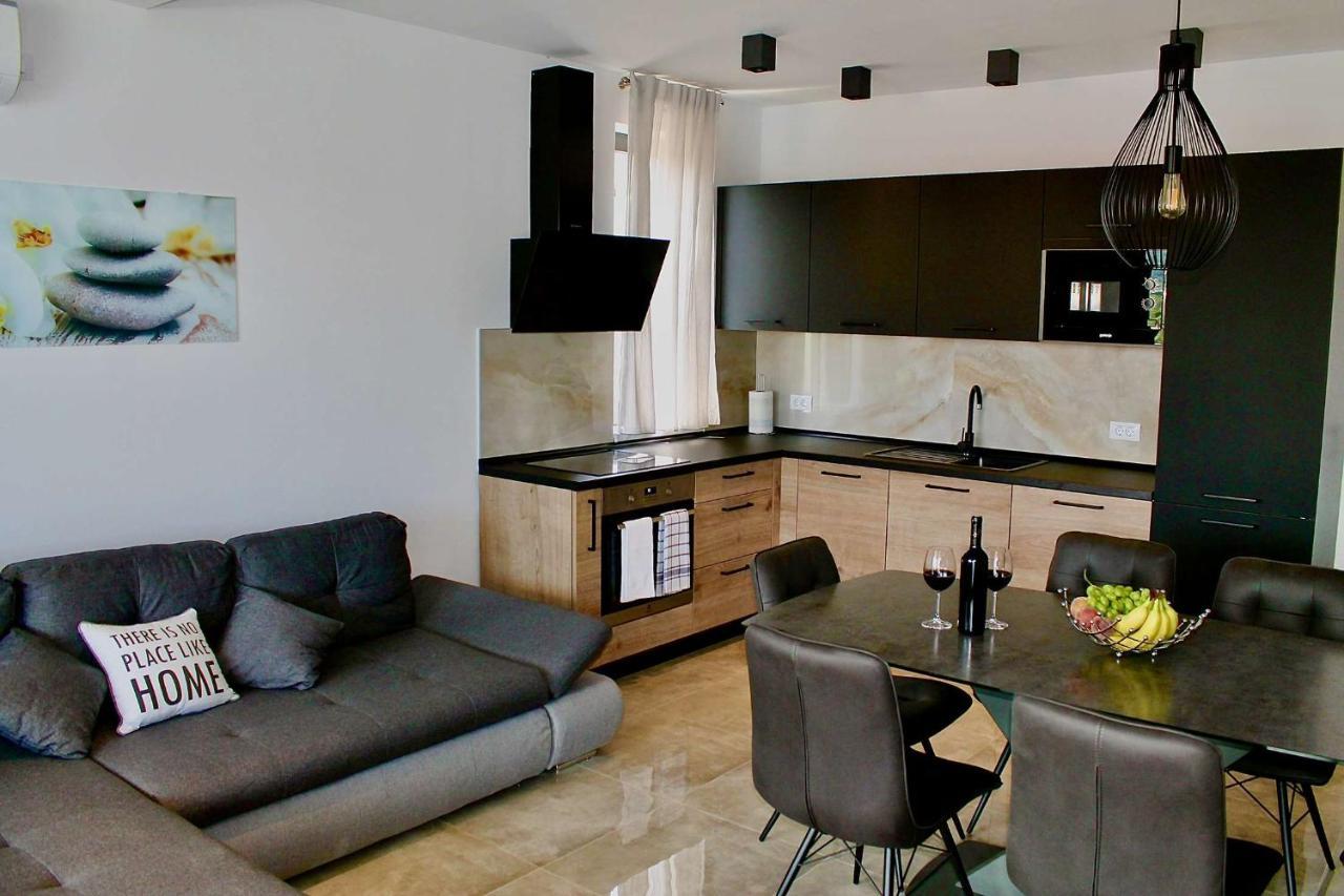 Apartments Marebella Lumbarda Bagian luar foto