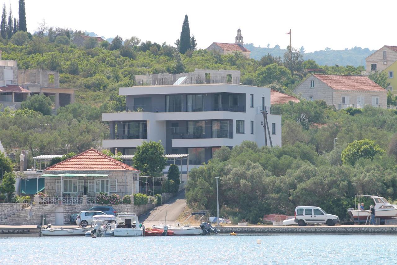 Apartments Marebella Lumbarda Bagian luar foto